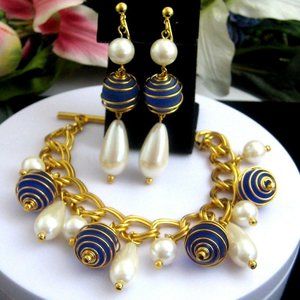 Fabulous vintage Avon nautical theme charm Bracelet & matching clip Earrings